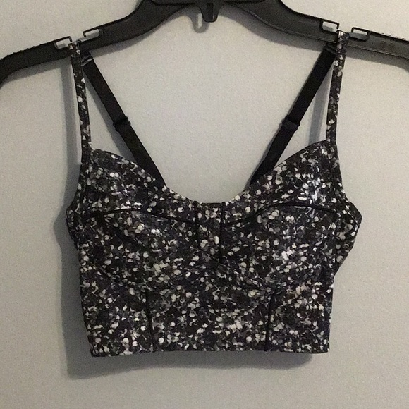 Lululemon Core Set Bra Shimmery Sz 2 - Picture 5 of 10